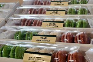 Assorted Macaroons (6)
