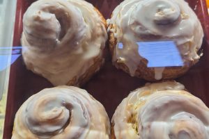 Cinnamon roll crossiant