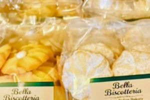 Lemon white chocolate blossoms