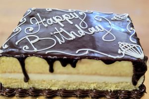 Birthday cake 1/4 sheet
